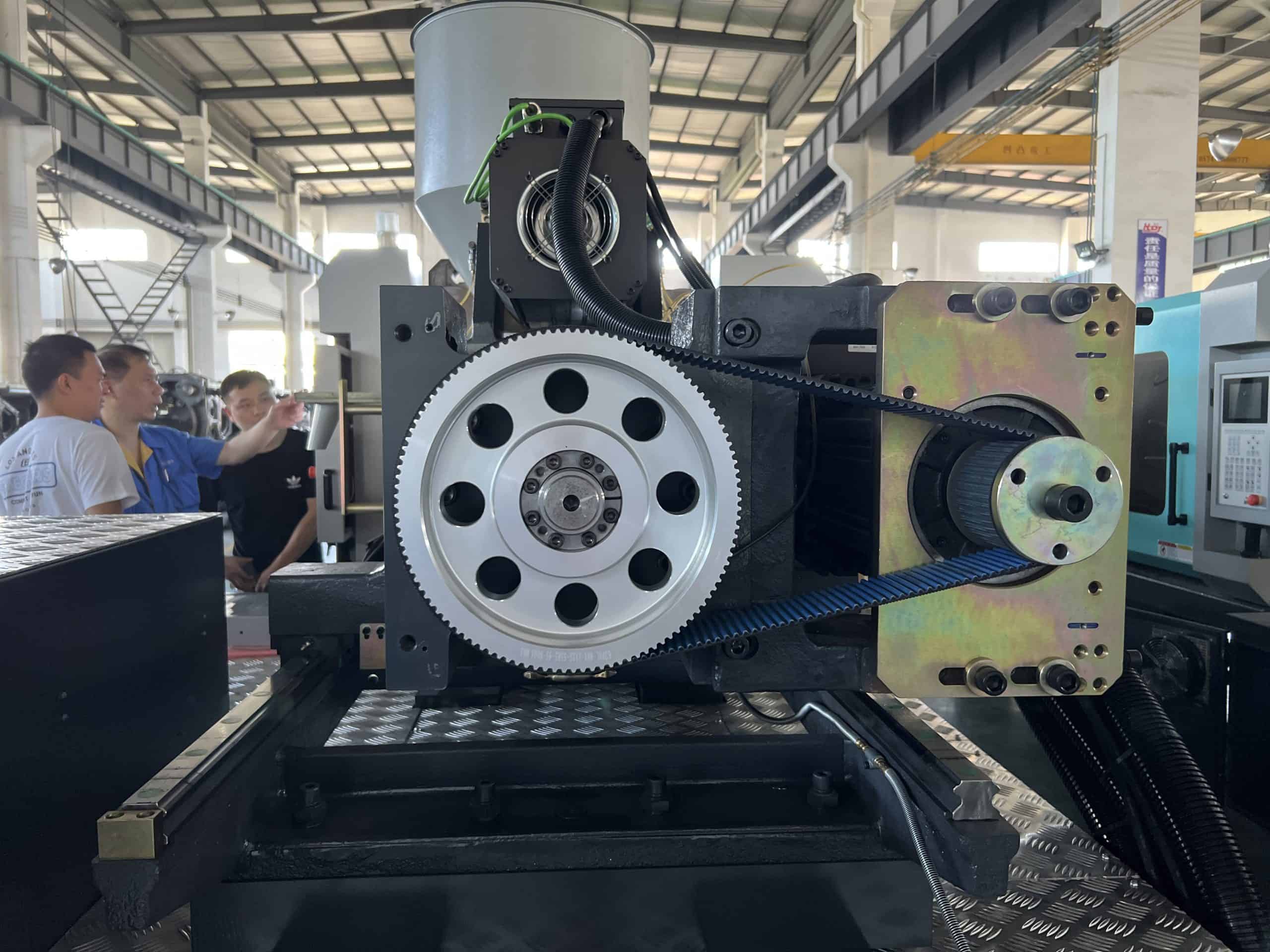 High precision electric injection motor